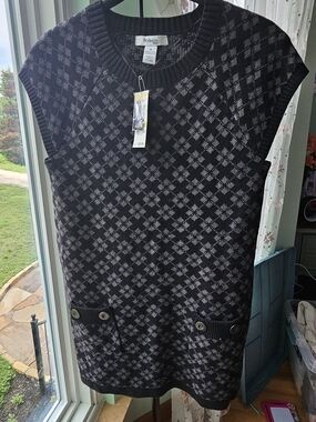 Styluxe Black & Gray Argyle Knit Top